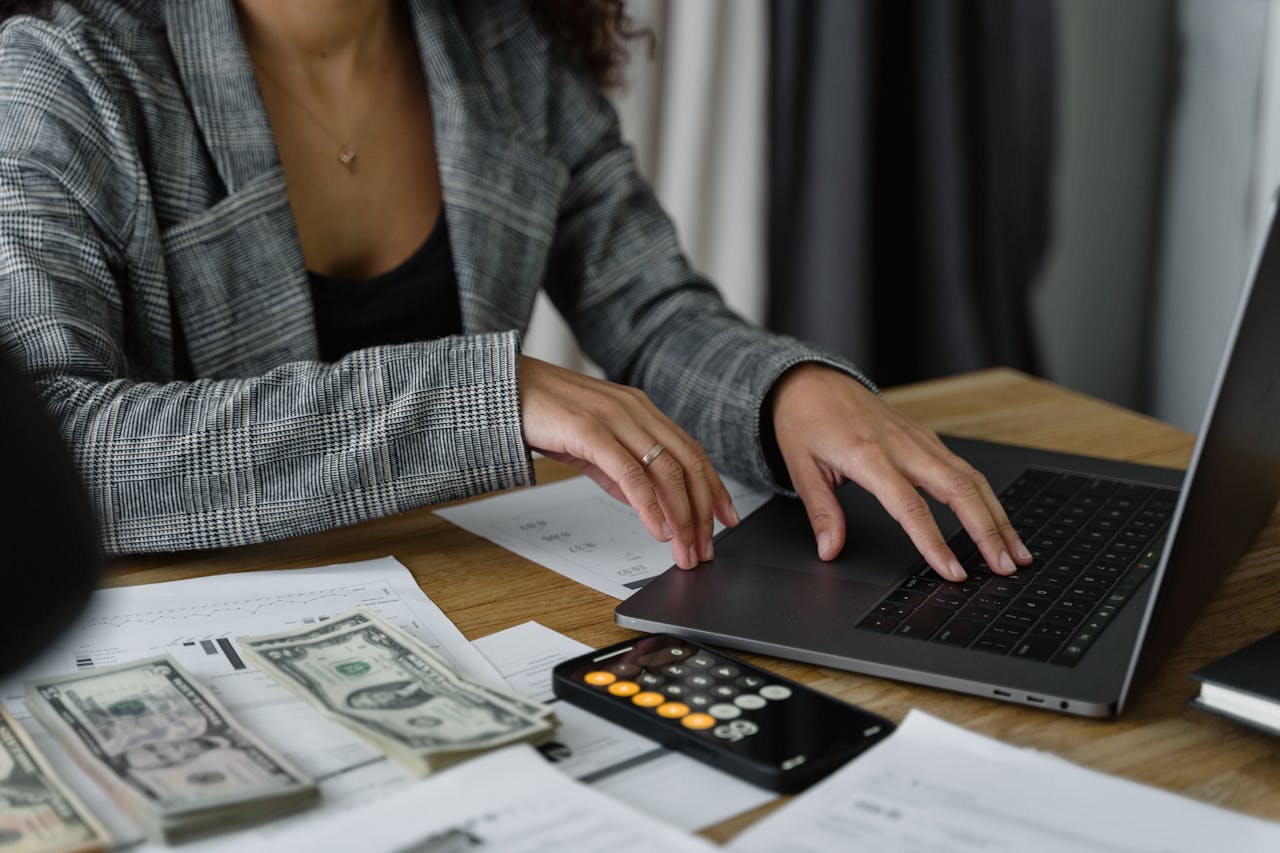 woman budgeting during bankruptcy